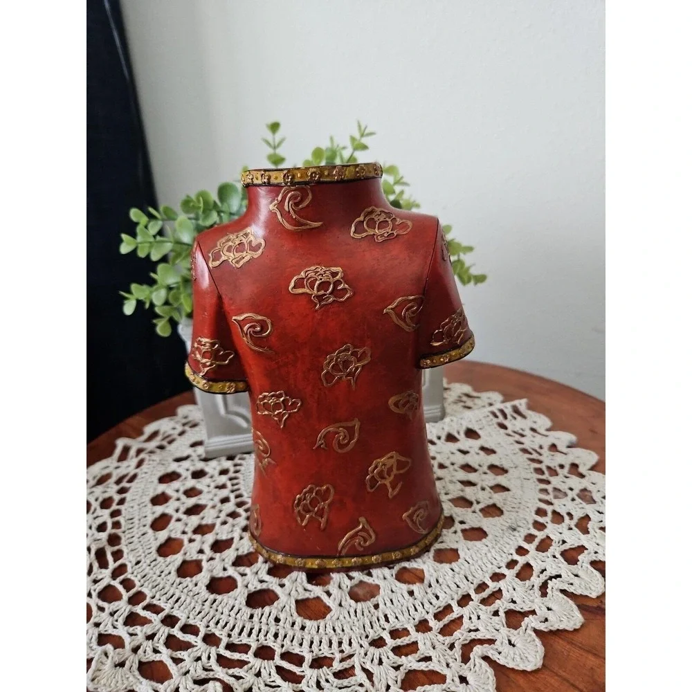 Red Chinese‎ Cheongsam Qipao Dress Torso Resin Vase Floral Gold Relief 8x6in